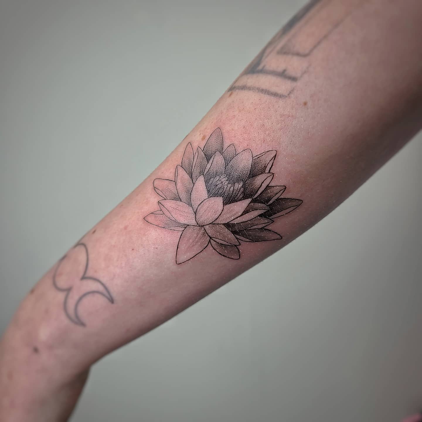 Simple Water Lily Tattoo -wildflowers.tattoo